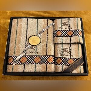 Burberry Towel Set